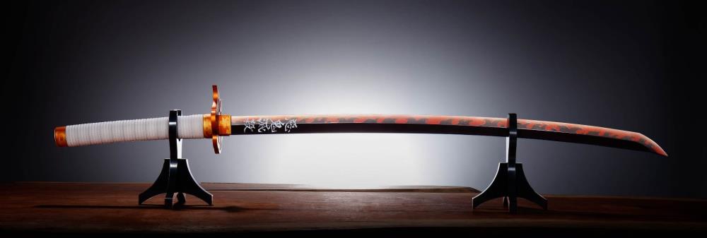 Demon Slayer: Kimetsu no Yaiba Proplica Kyojuro Rengoku's Nichirin Sword