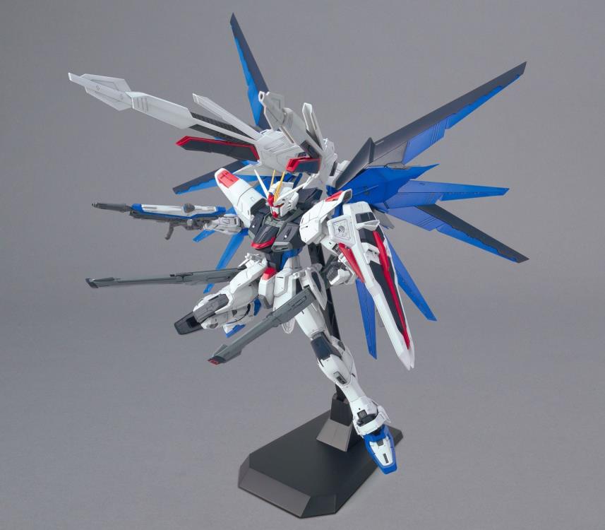 MG 1/100 Freedom Gundam (Ver 2.0)