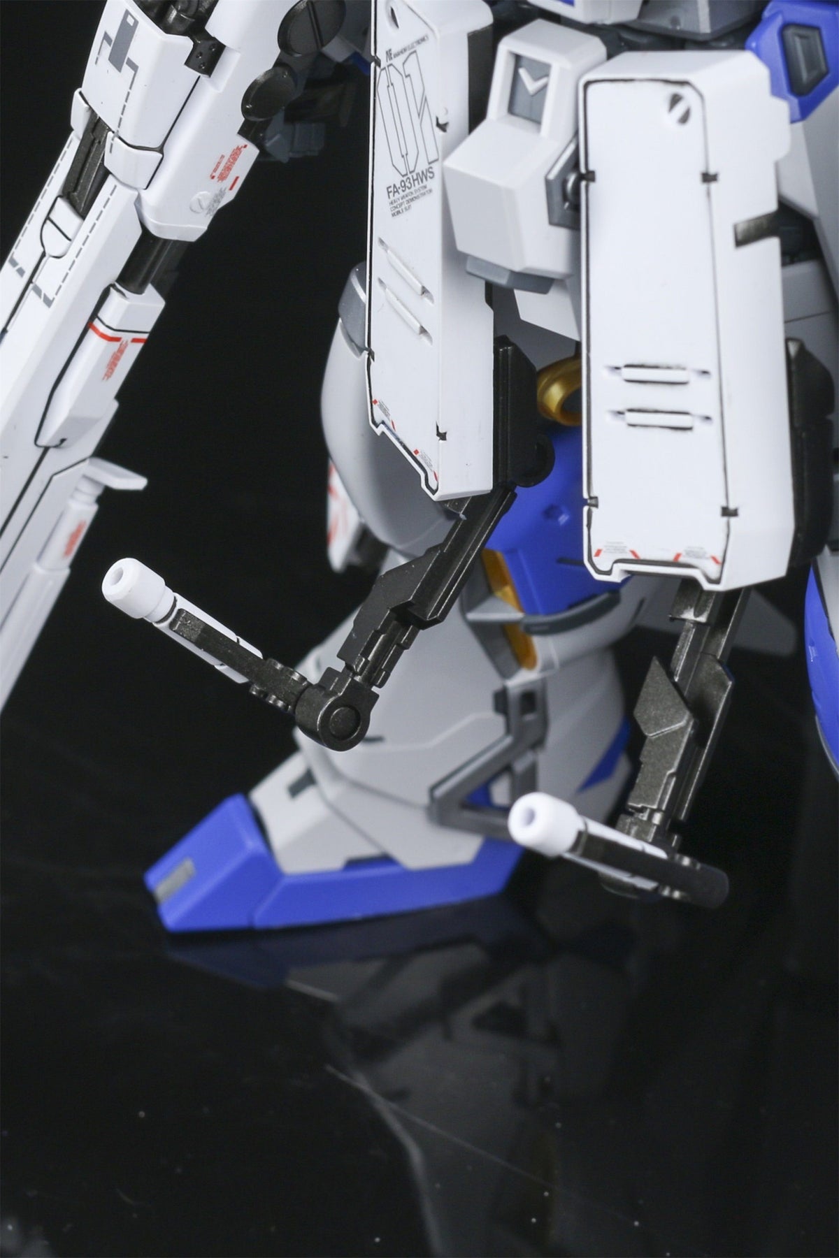 Effect Wings EWRG018C HWS Expansion Set and Tactical Armor Transporter for RG RX-93V2 Hi-Nu
