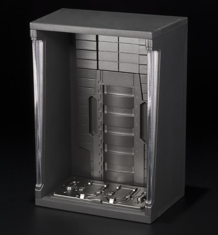 Iron Man 2 S.H.Figuarts Iron Man Mark VI & Hall of Armor Set