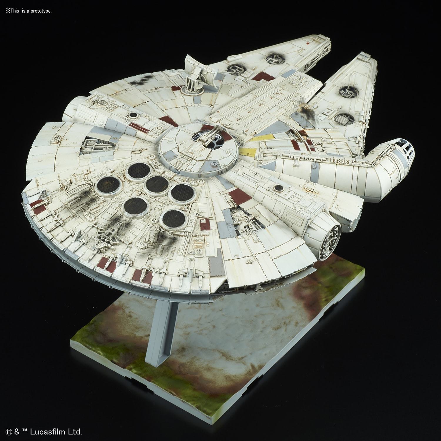 Millennium Falcon "Star Wars: The Last Jedi", Bandai Star Wars 1/144 Plastic Model