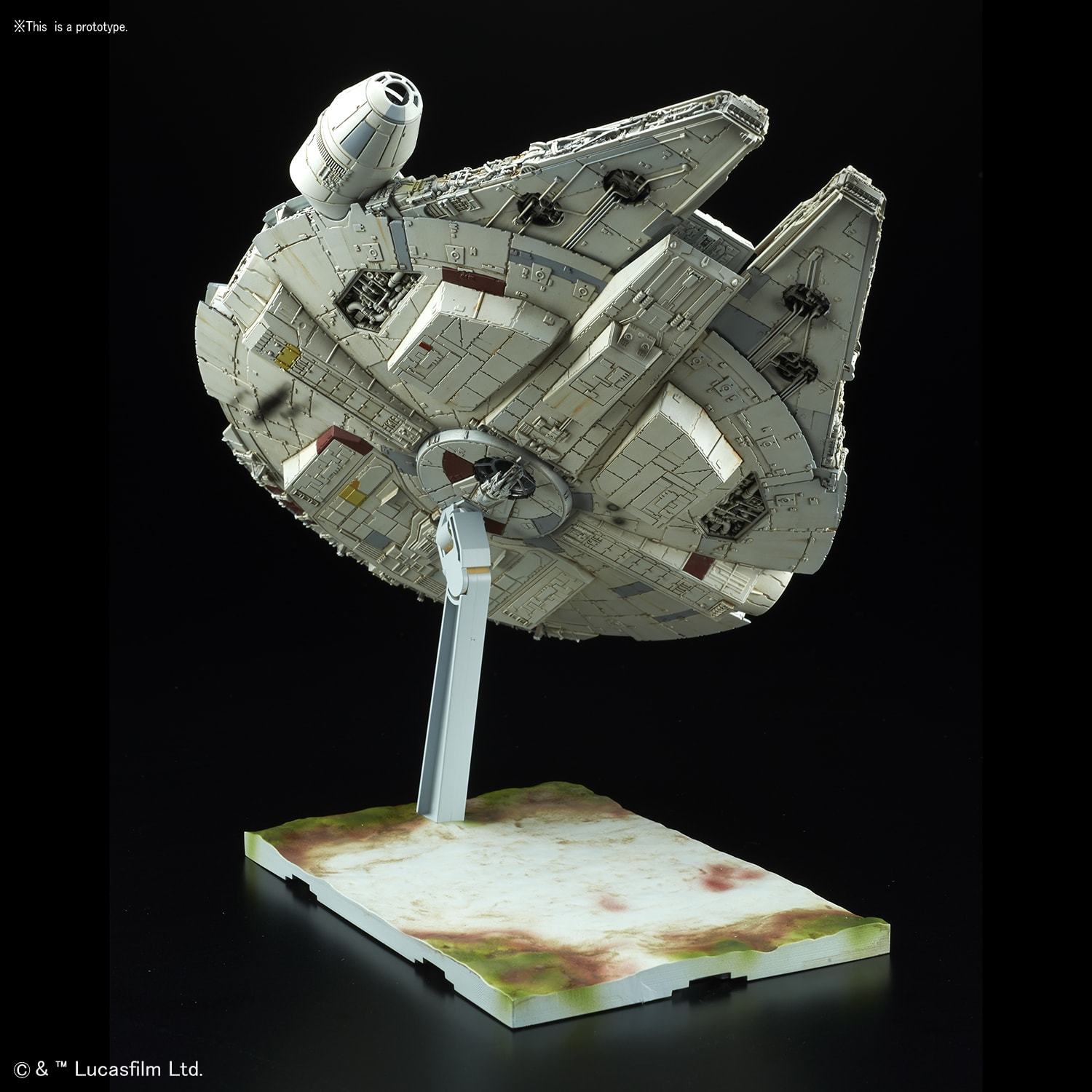 Millennium Falcon "Star Wars: The Last Jedi", Bandai Star Wars 1/144 Plastic Model