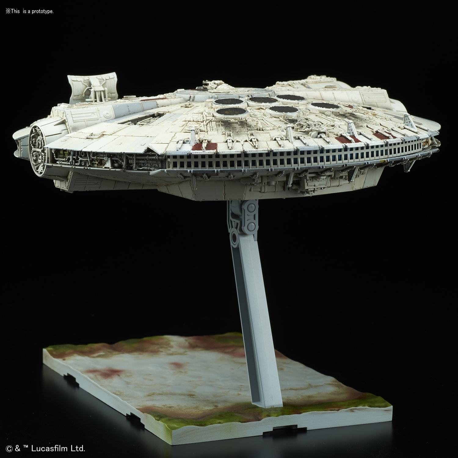 Millennium Falcon "Star Wars: The Last Jedi", Bandai Star Wars 1/144 Plastic Model