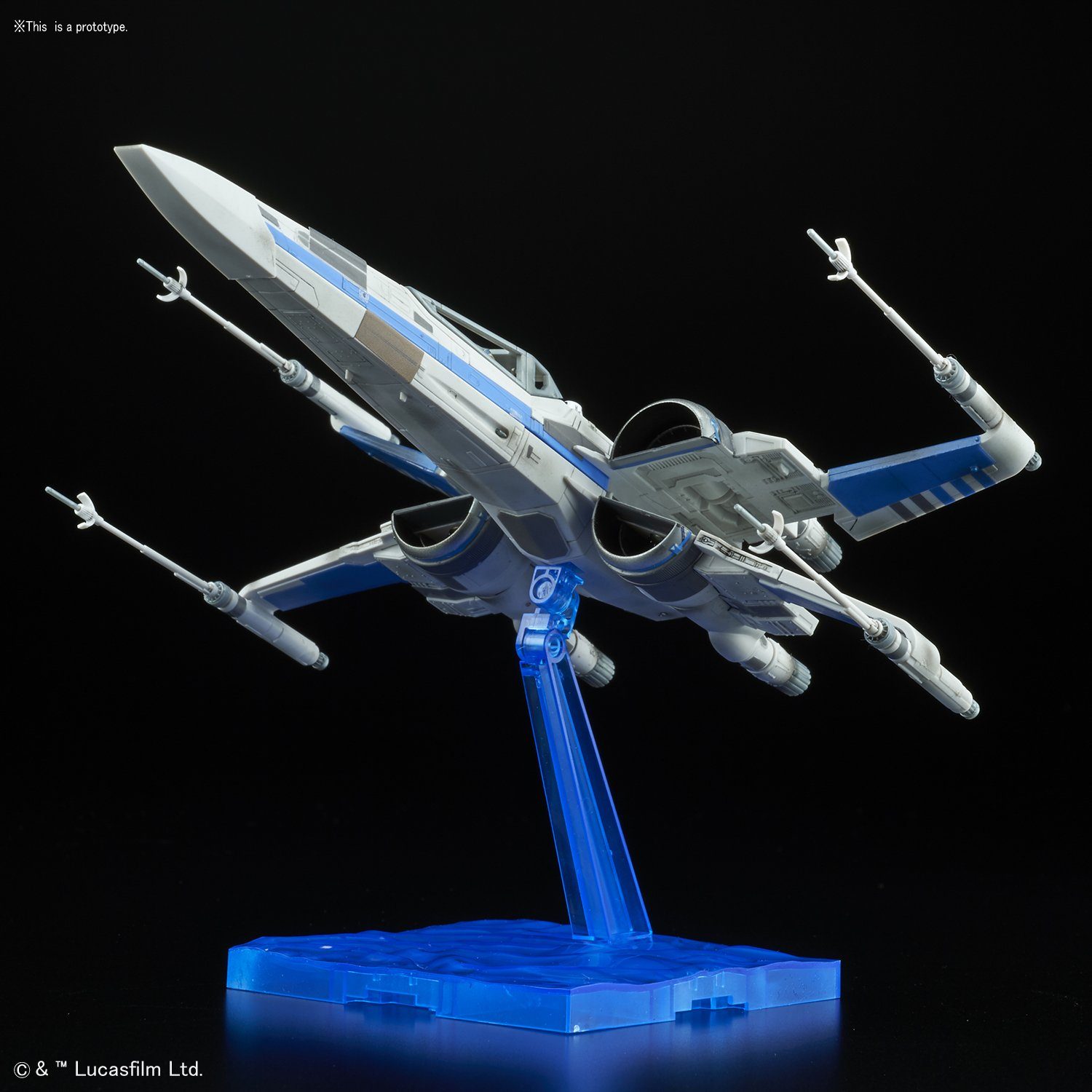 Blue Squadron Resistance X-Wing Fighter "Star Wars: The Last Jedi", Bandai Star Wars 1/72 Plastic Model