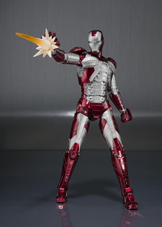 Iron Man 2 S.H.Figuarts Iron Man Mark V & Hall of Armor Set